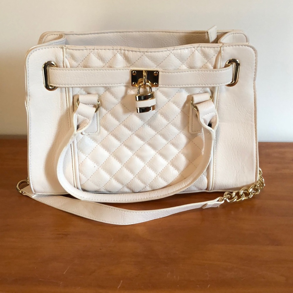 Purse! - Picture 1 of 3